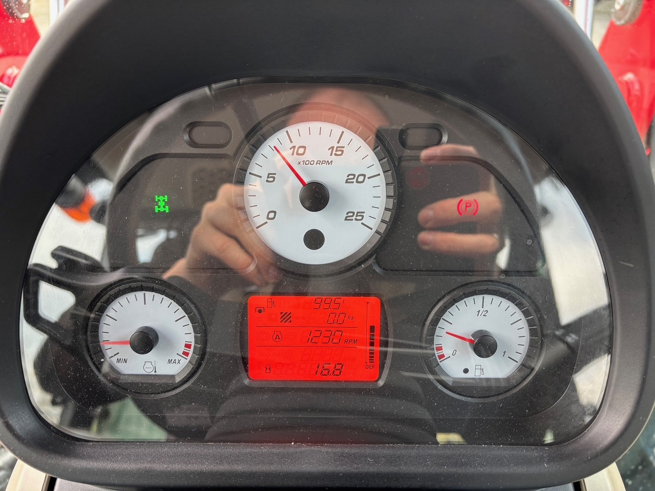 Massey Ferguson 4708 M Cab - 拖拉机:图2 Massey Ferguson 4708 M Cab - 拖拉机:图2