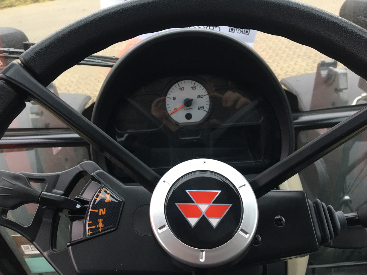 Massey Ferguson 5711 M Dyna-4 4WD Essent - 拖拉机:图3 Massey Ferguson 5711 M Dyna-4 4WD Essent - 拖拉机:图3