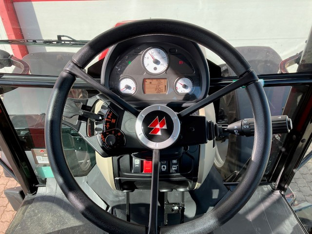 Massey Ferguson 5712 M 4WD Cab Essential - 拖拉机:图5 Massey Ferguson 5712 M 4WD Cab Essential - 拖拉机:图5