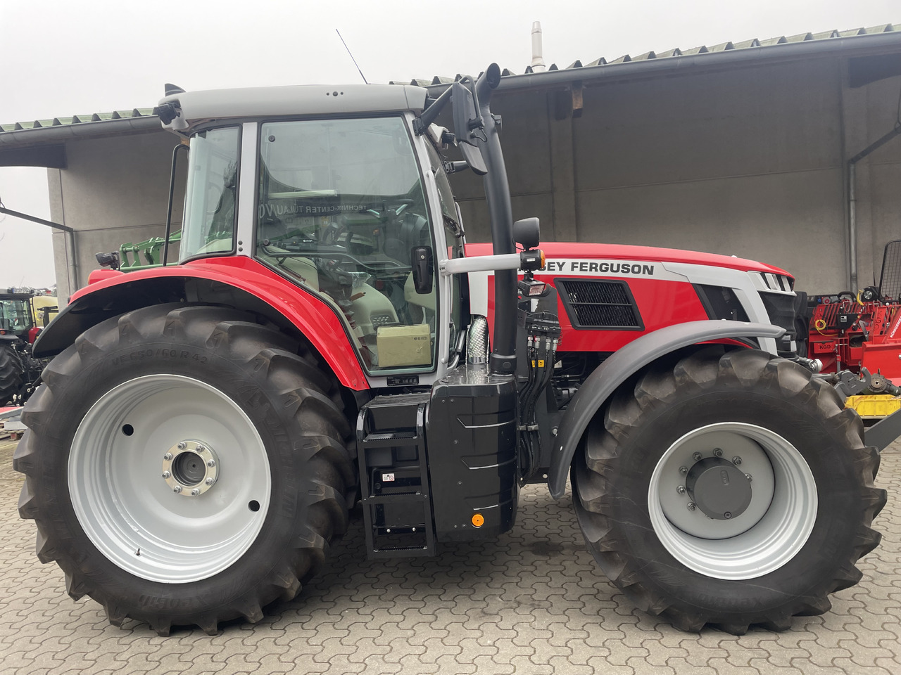 Massey Ferguson 7S.210 Dyna-VT EXCLUS - 拖拉机:图1 Massey Ferguson 7S.210 Dyna-VT EXCLUS - 拖拉机:图1