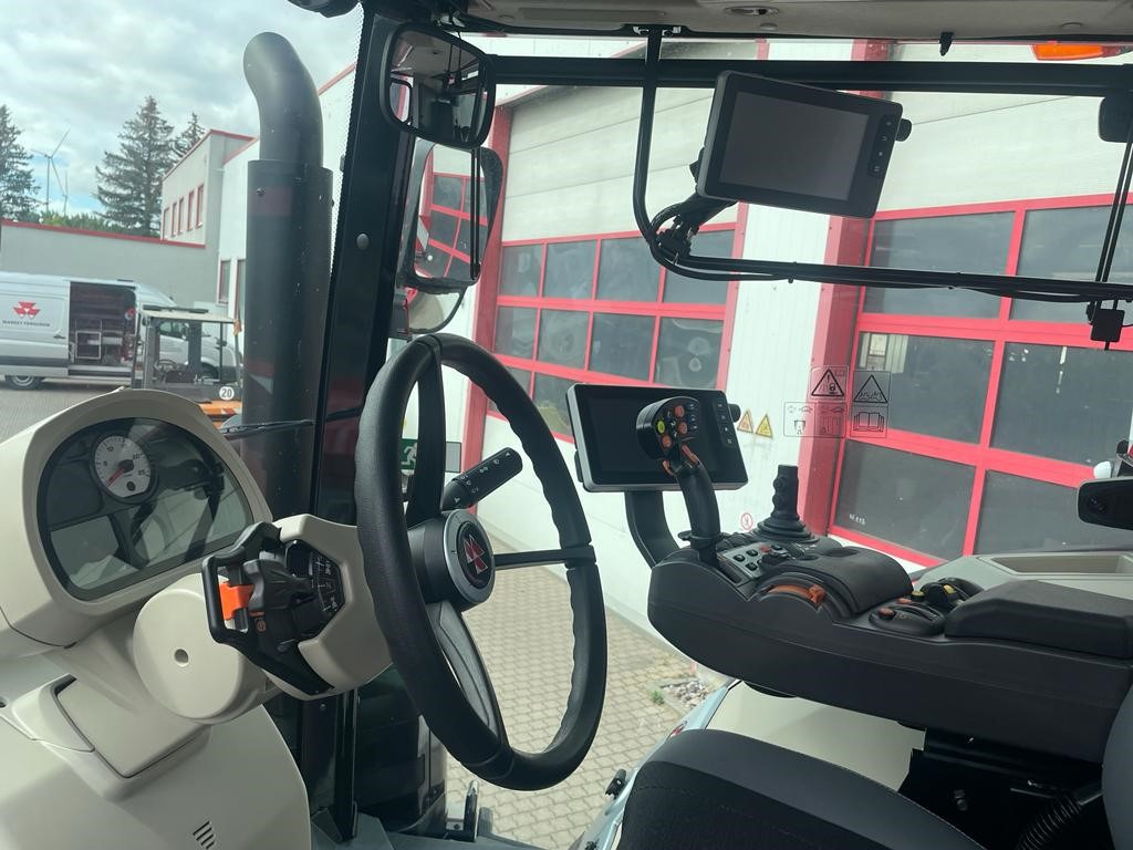 Massey Ferguson 8732 Dyna-VT EXCLUSIVE - 拖拉机:图2 Massey Ferguson 8732 Dyna-VT EXCLUSIVE - 拖拉机:图2