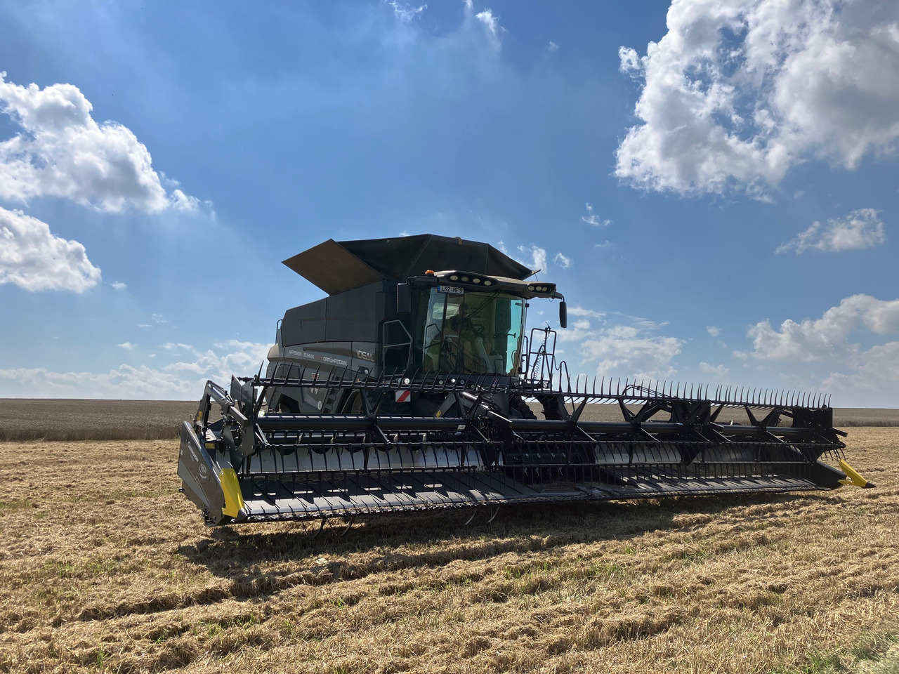 Massey Ferguson IDEAL 9T Gen3 - 联合收割机:图1 Massey Ferguson IDEAL 9T Gen3 - 联合收割机:图1