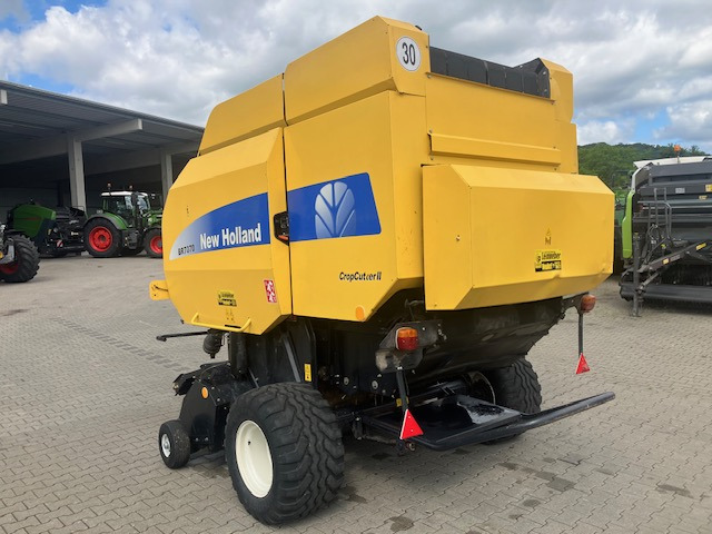 New Holland BR 7070 Crop Cutter II - 干草和饲料设备:图3 New Holland BR 7070 Crop Cutter II - 干草和饲料设备:图3