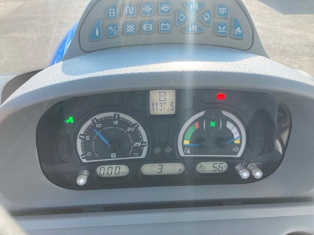 New Holland T6.155 AutoCommand - 拖拉机:图2 New Holland T6.155 AutoCommand - 拖拉机:图2