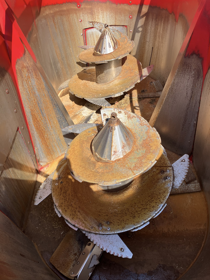 Peecon Biga 20-215 Twin Plus - 饲料搅拌车:图4 Peecon Biga 20-215 Twin Plus - 饲料搅拌车:图4