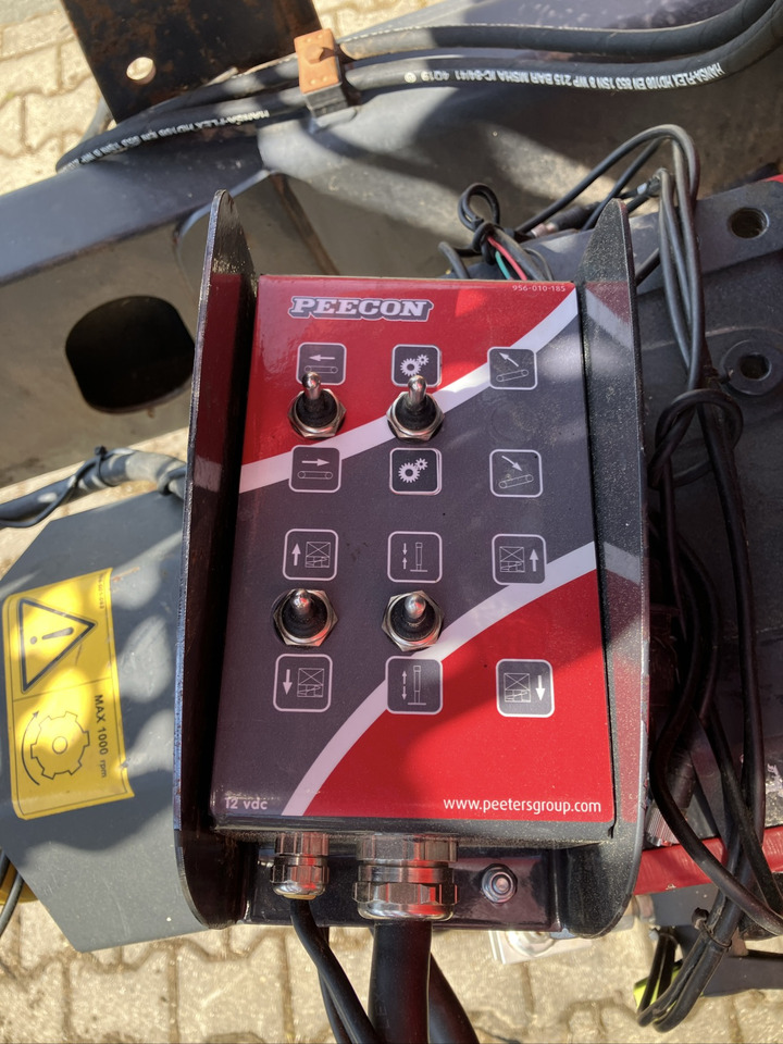 Peecon Peecon Biga 20-215 Twin Plus - 饲料搅拌车:图3 Peecon Peecon Biga 20-215 Twin Plus - 饲料搅拌车:图3