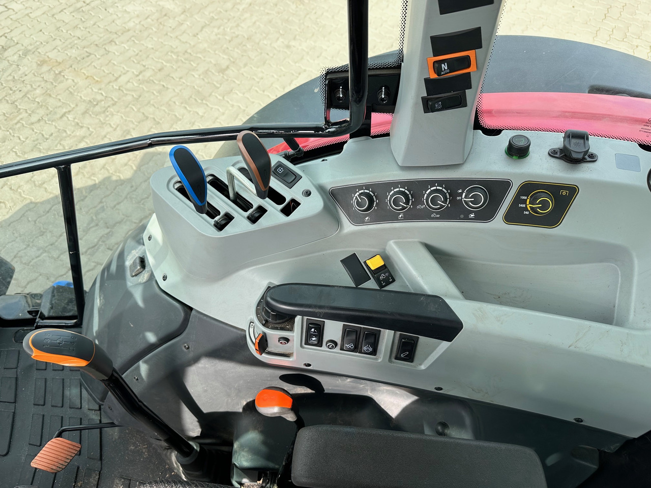 Valtra A105 MH - 拖拉机:图3 Valtra A105 MH - 拖拉机:图3