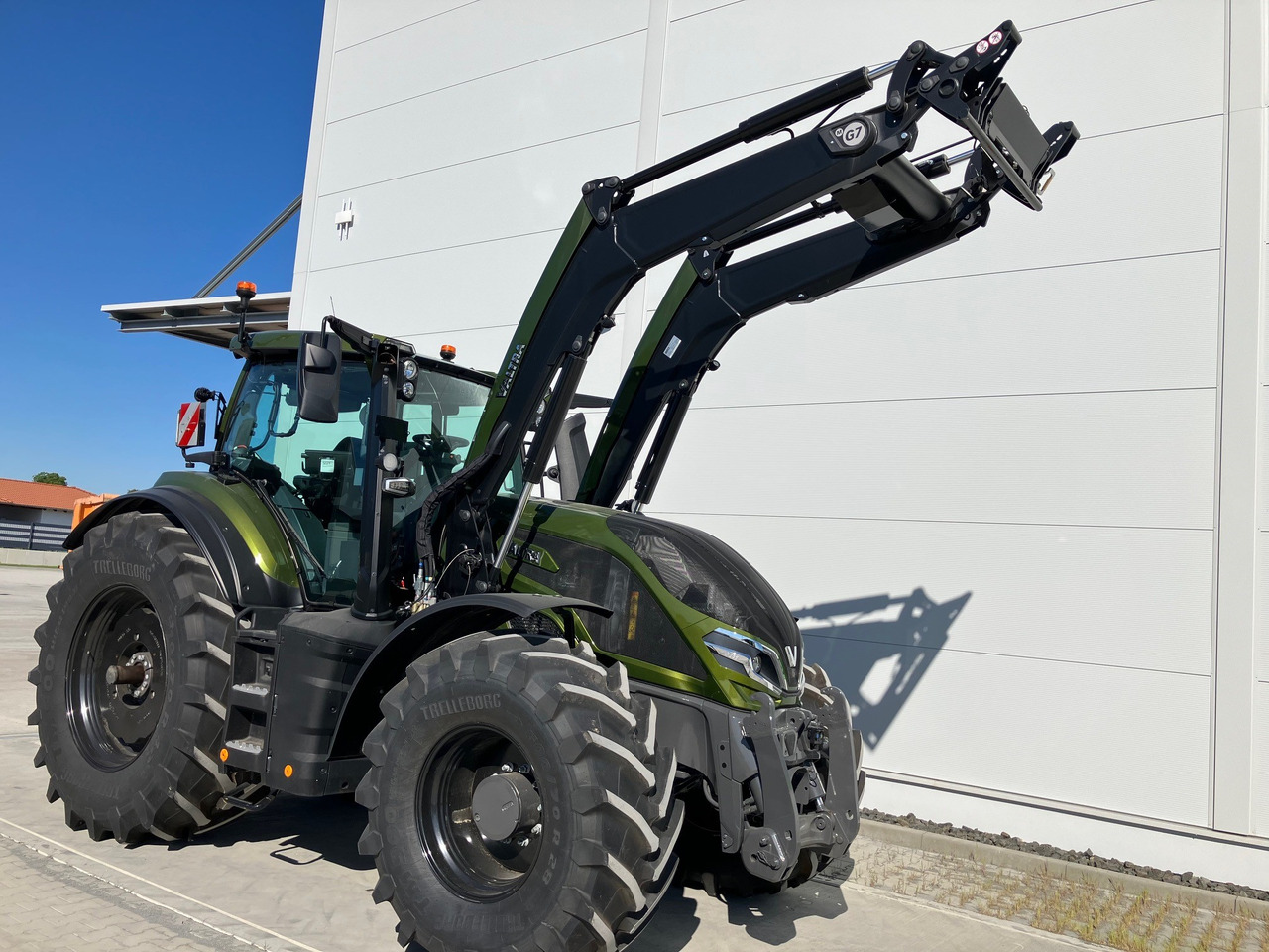 Valtra Q 285 - 拖拉机:图4 Valtra Q 285 - 拖拉机:图4