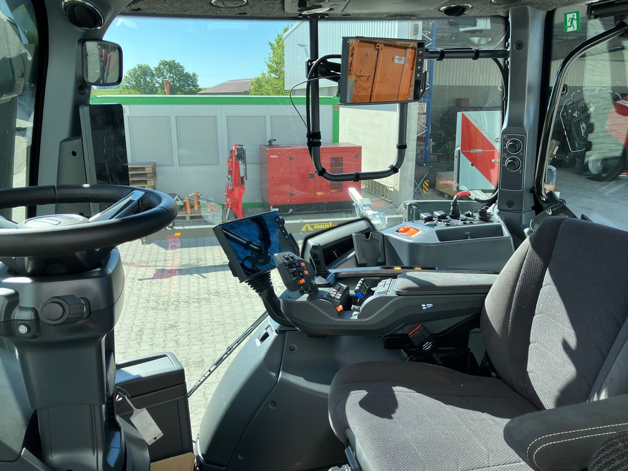 Valtra Q 285 - 拖拉机:图2 Valtra Q 285 - 拖拉机:图2