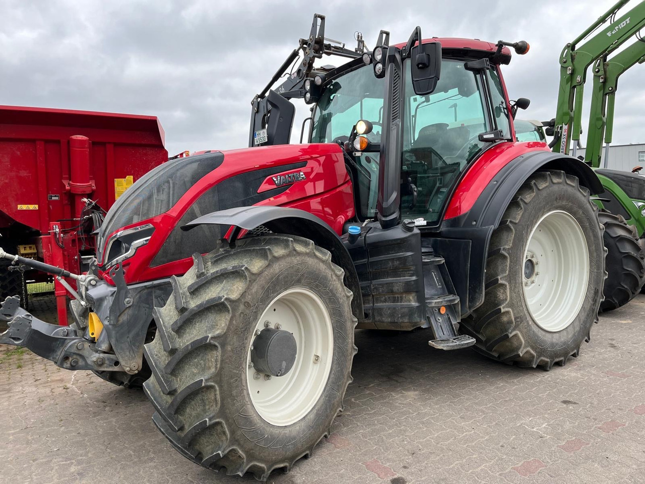Valtra T 175 Active - 拖拉机:图1 Valtra T 175 Active - 拖拉机:图1