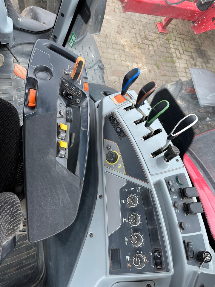 Valtra T 175 Active - 拖拉机:图2 Valtra T 175 Active - 拖拉机:图2