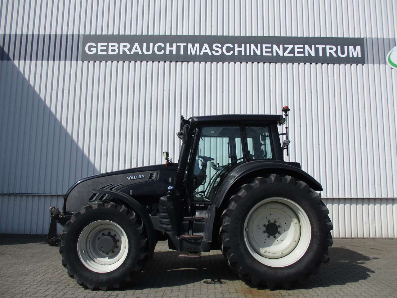 Valtra T 213 - 拖拉机:图1 Valtra T 213 - 拖拉机:图1