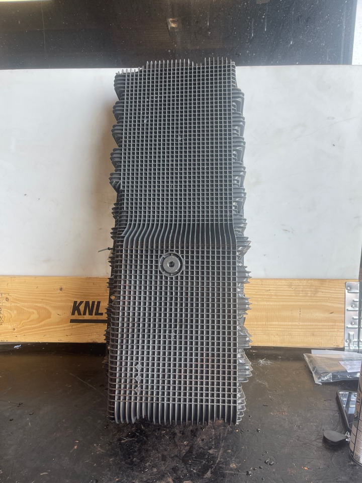 CUMMINS OIL PAN 5301416 - 发动机及其零件 适用于 卡车:图1 CUMMINS OIL PAN 5301416 - 发动机及其零件 适用于 卡车:图1