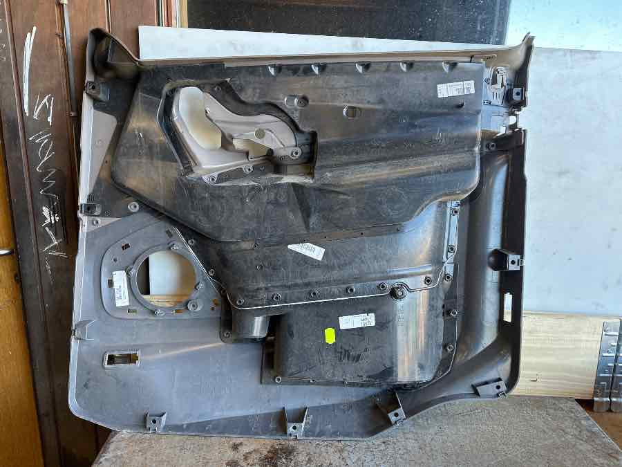 DAF DOOR PANEL  2108985 - 驾驶室和内部 适用于 卡车:图2 DAF DOOR PANEL  2108985 - 驾驶室和内部 适用于 卡车:图2
