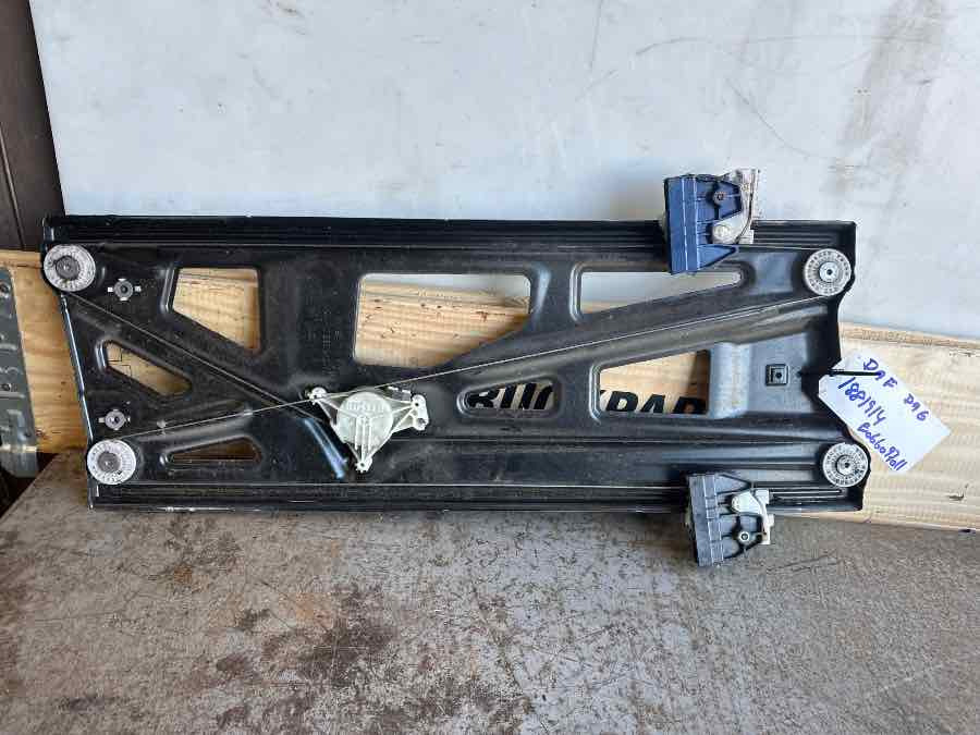 DAF WINDOW SYSTEM 1881914 - 驾驶室和内部 适用于 卡车:图1 DAF WINDOW SYSTEM 1881914 - 驾驶室和内部 适用于 卡车:图1