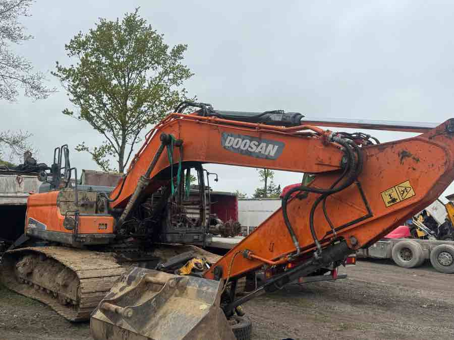 DOOSAN DX255LC-5 EXCAVATOR FOR PARTS - 履带式挖掘机:图1 DOOSAN DX255LC-5 EXCAVATOR FOR PARTS - 履带式挖掘机:图1