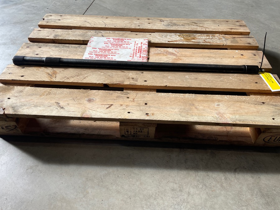 MAN HALFSHAFT 81.35502-0163 - 轴及其零件 适用于 卡车:图2 MAN HALFSHAFT 81.35502-0163 - 轴及其零件 适用于 卡车:图2