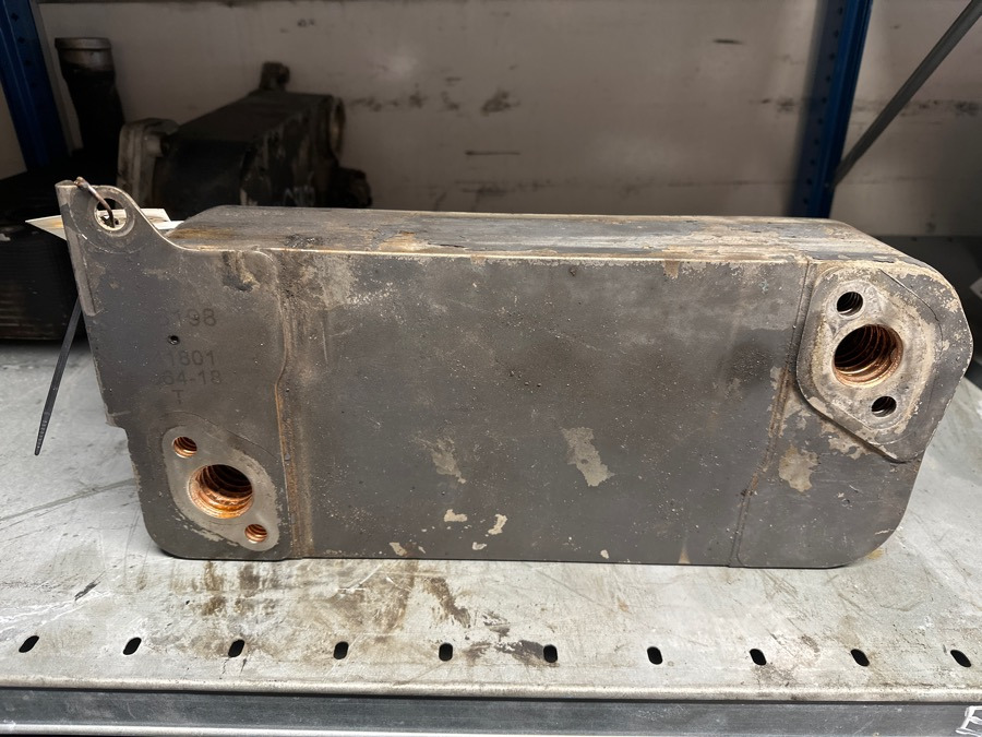 MAN OIL COOLER 81.32560-6105 - 变速箱及其零件 适用于 卡车:图1 MAN OIL COOLER 81.32560-6105 - 变速箱及其零件 适用于 卡车:图1