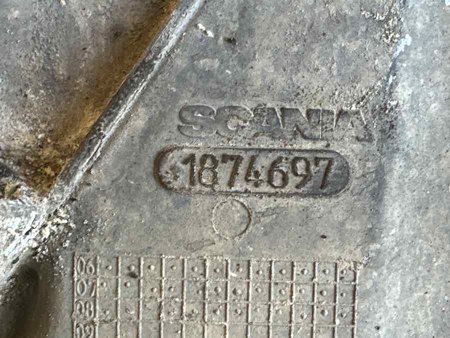 SCANIA ENGINE COVER 1874697 - 发动机及其零件 适用于 卡车:图3 SCANIA ENGINE COVER 1874697 - 发动机及其零件 适用于 卡车:图3