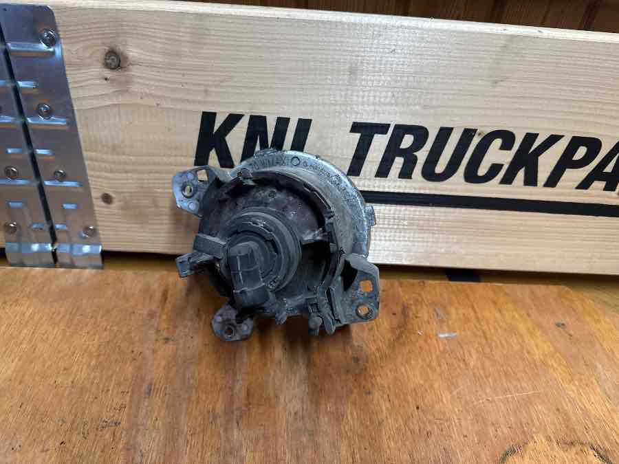 SCANIA FOG LAMP 1852569 - 灯光/ 照明 适用于 卡车:图2 SCANIA FOG LAMP 1852569 - 灯光/ 照明 适用于 卡车:图2