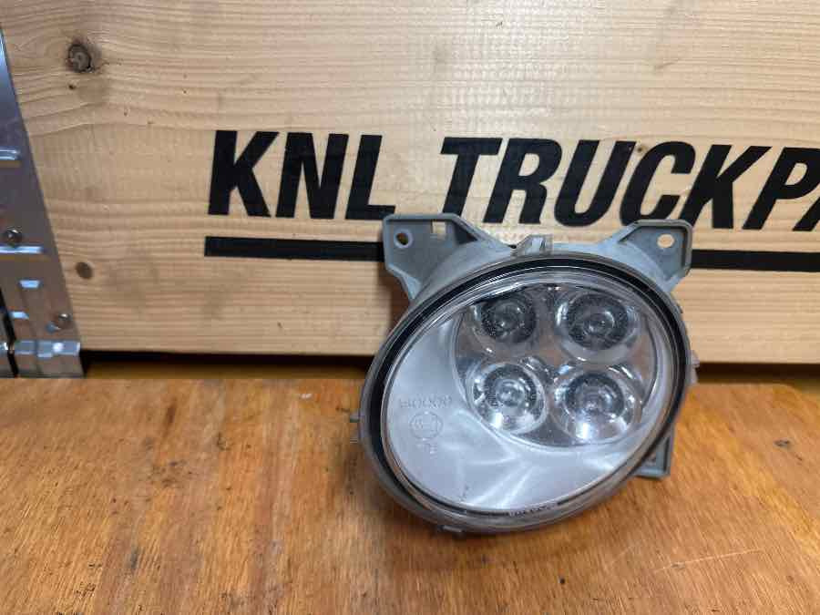SCANIA FOG LAMP 2127432 - 灯光/ 照明 适用于 卡车:图1 SCANIA FOG LAMP 2127432 - 灯光/ 照明 适用于 卡车:图1
