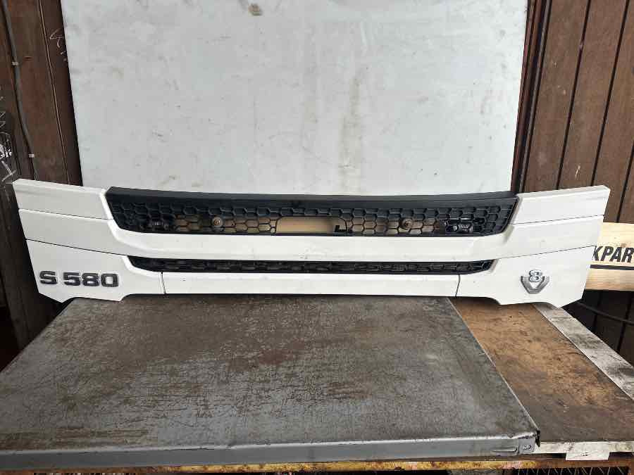 SCANIA NGR GRILL LOWER - 车身和外部 适用于 卡车:图1 SCANIA NGR GRILL LOWER - 车身和外部 适用于 卡车:图1