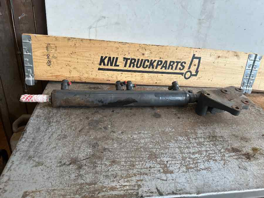 SCANIA STEERING CYLUNDER 1394441 - 转向系统 适用于 卡车:图1 SCANIA STEERING CYLUNDER 1394441 - 转向系统 适用于 卡车:图1