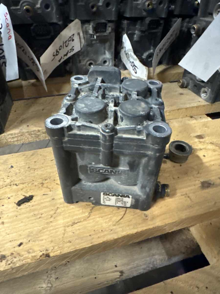 SCANIA V107 VALVE 2447593 - 制动阀 适用于 卡车:图1 SCANIA V107 VALVE 2447593 - 制动阀 适用于 卡车:图1