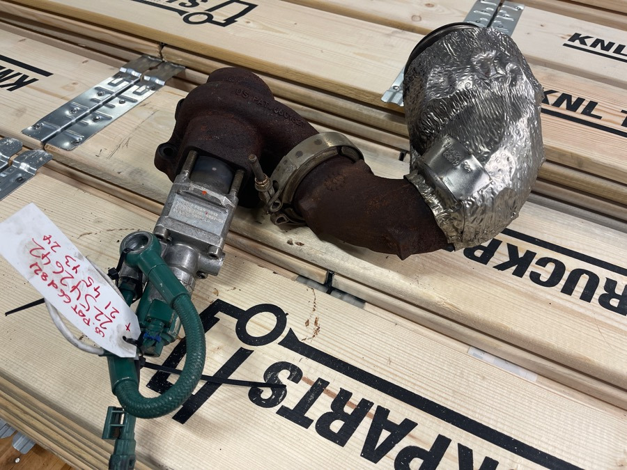 VOLVO EGR COOLER 22542642 - 发动机及其零件 适用于 卡车:图2 VOLVO EGR COOLER 22542642 - 发动机及其零件 适用于 卡车:图2