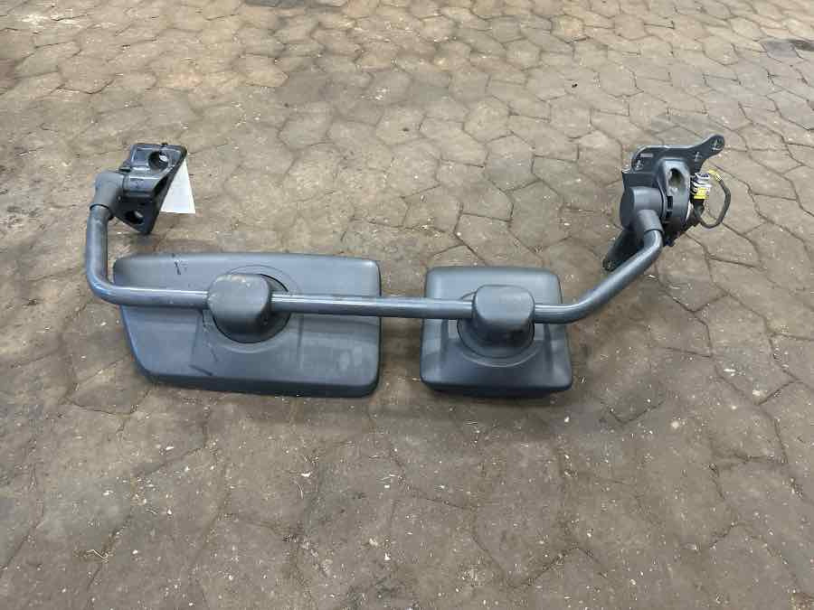 VOLVO MIRROR RIGHT 84273516 - 驾驶室和内部 适用于 卡车:图1 VOLVO MIRROR RIGHT 84273516 - 驾驶室和内部 适用于 卡车:图1