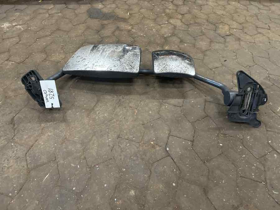 VOLVO MIRROR RIGHT 84273516 - 驾驶室和内部 适用于 卡车:图2 VOLVO MIRROR RIGHT 84273516 - 驾驶室和内部 适用于 卡车:图2