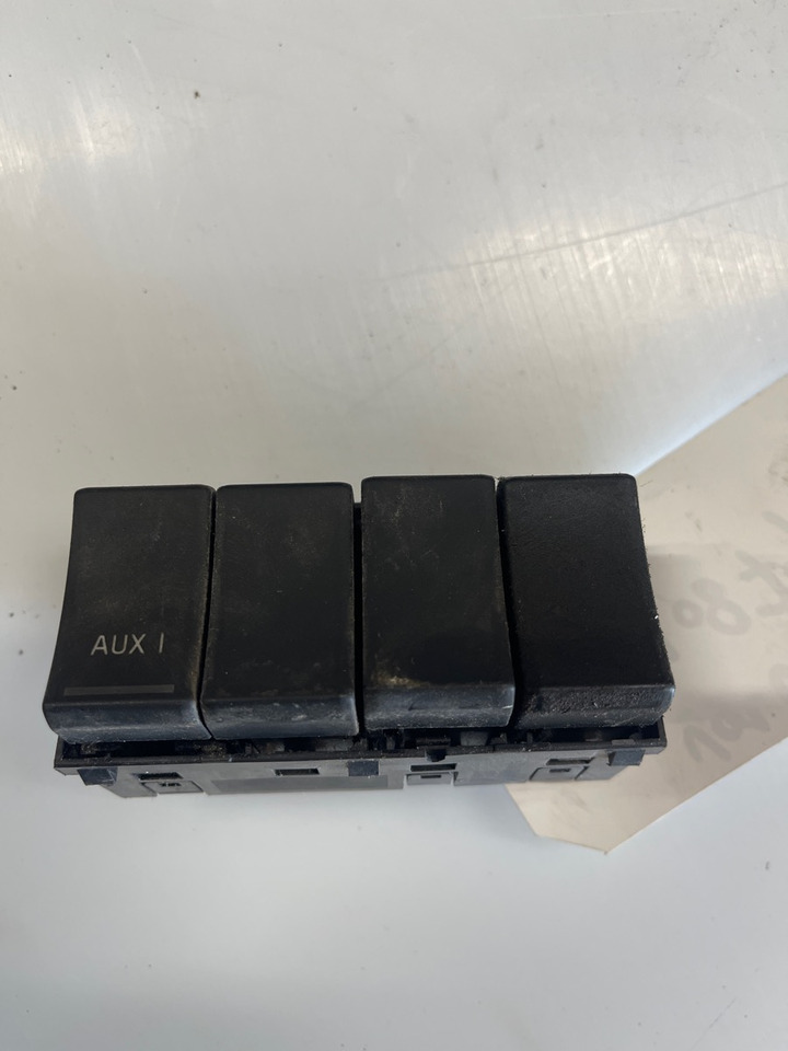 VOLVO SWITCH MODUL 22026373 - 仪表板 适用于 卡车:图2 VOLVO SWITCH MODUL 22026373 - 仪表板 适用于 卡车:图2
