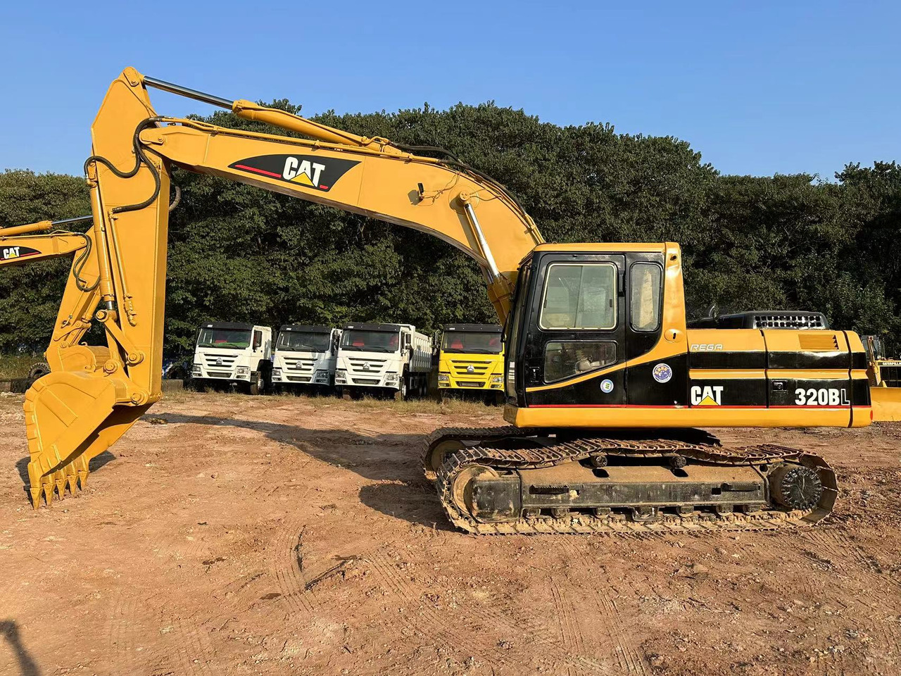 CAT 320B - 履带式挖掘机:图2 CAT 320B - 履带式挖掘机:图2
