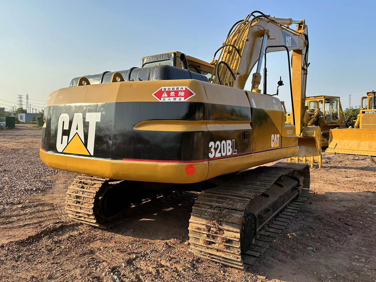 CAT 320B - 履带式挖掘机:图5 CAT 320B - 履带式挖掘机:图5
