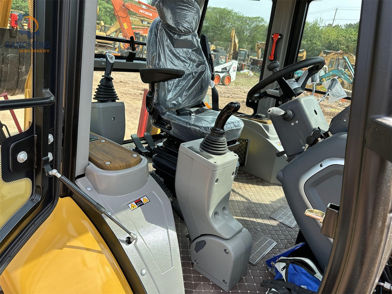 反铲装载机 CAT 420F2:图12 反铲装载机 CAT 420F2:图12