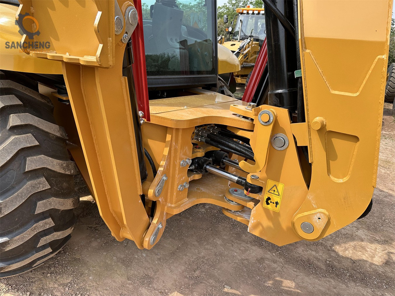 反铲装载机 CAT 420F2:图7 反铲装载机 CAT 420F2:图7