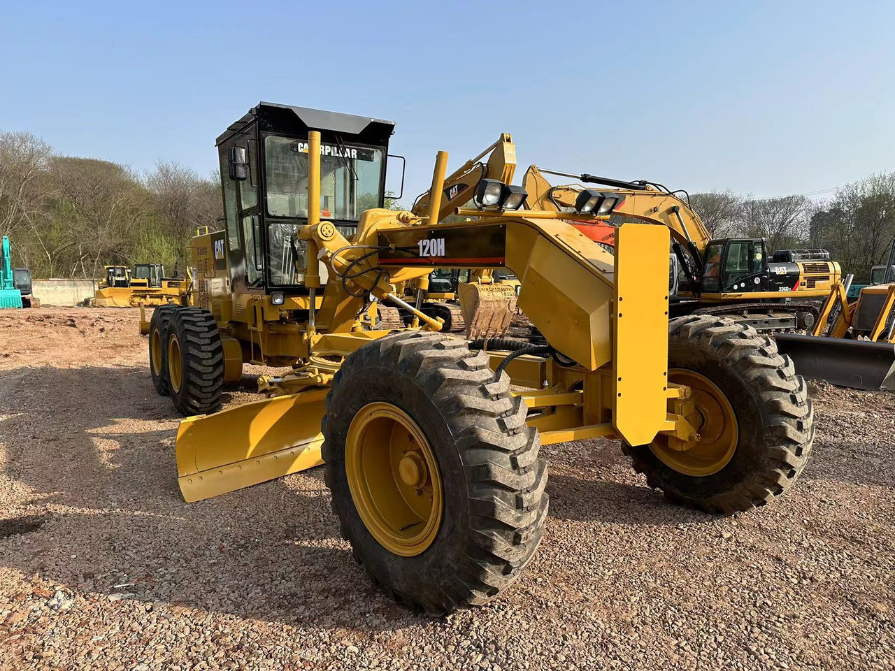 CATERPILLAR 120H motor grader - 平路机:图3 CATERPILLAR 120H motor grader - 平路机:图3