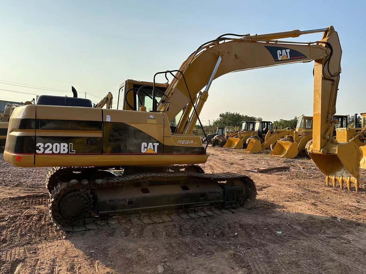 CATERPILLAR 320BL - 履带式挖掘机:图4 CATERPILLAR 320BL - 履带式挖掘机:图4