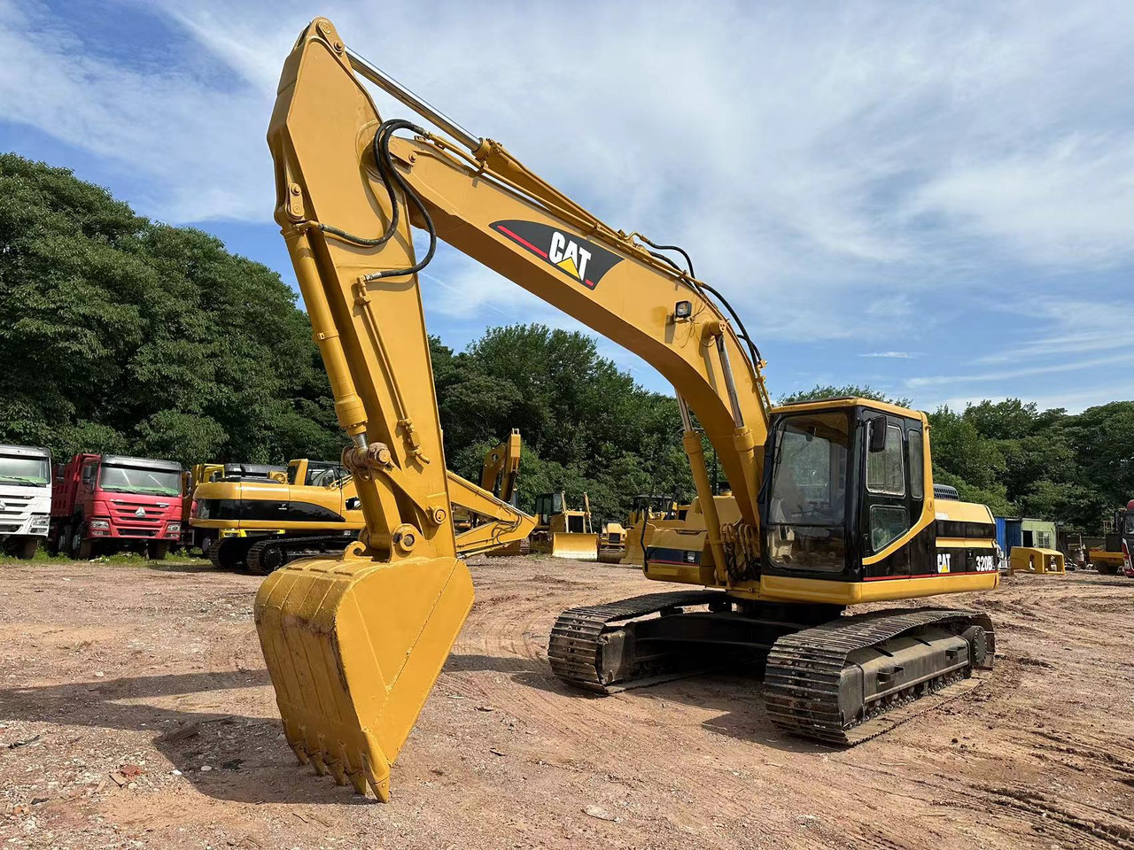 CATERPILLAR 320B - 履带式挖掘机:图2 CATERPILLAR 320B - 履带式挖掘机:图2
