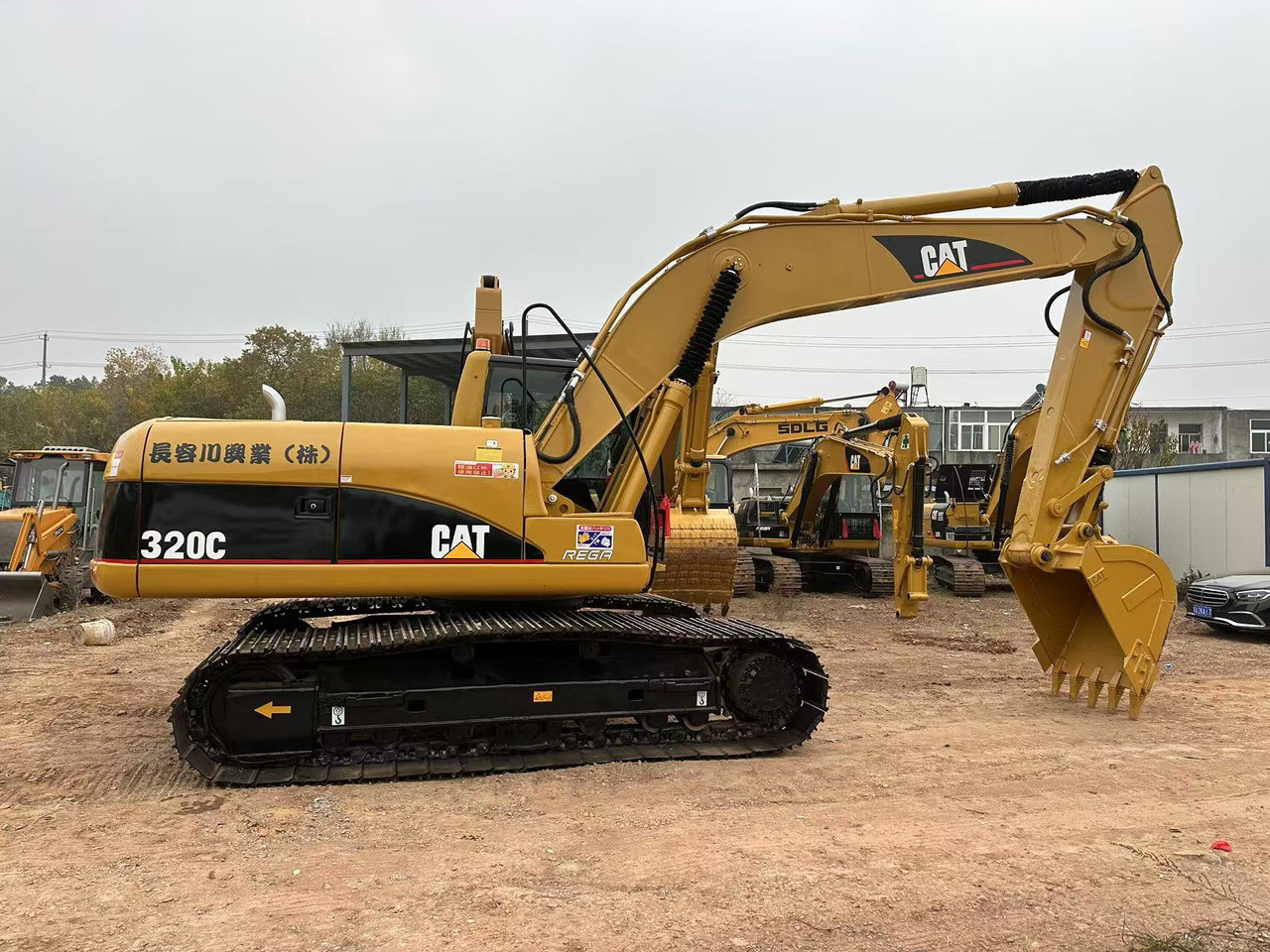 CATERPILLAR 320CL - 履带式挖掘机:图1 CATERPILLAR 320CL - 履带式挖掘机:图1