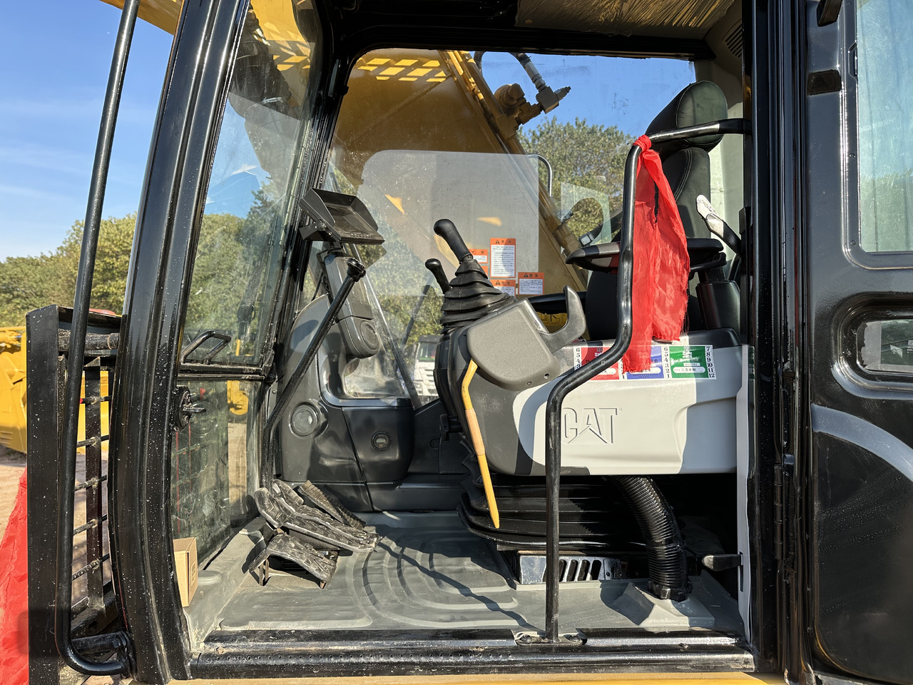 履带式挖掘机 CATERPILLAR 320DL：图7
