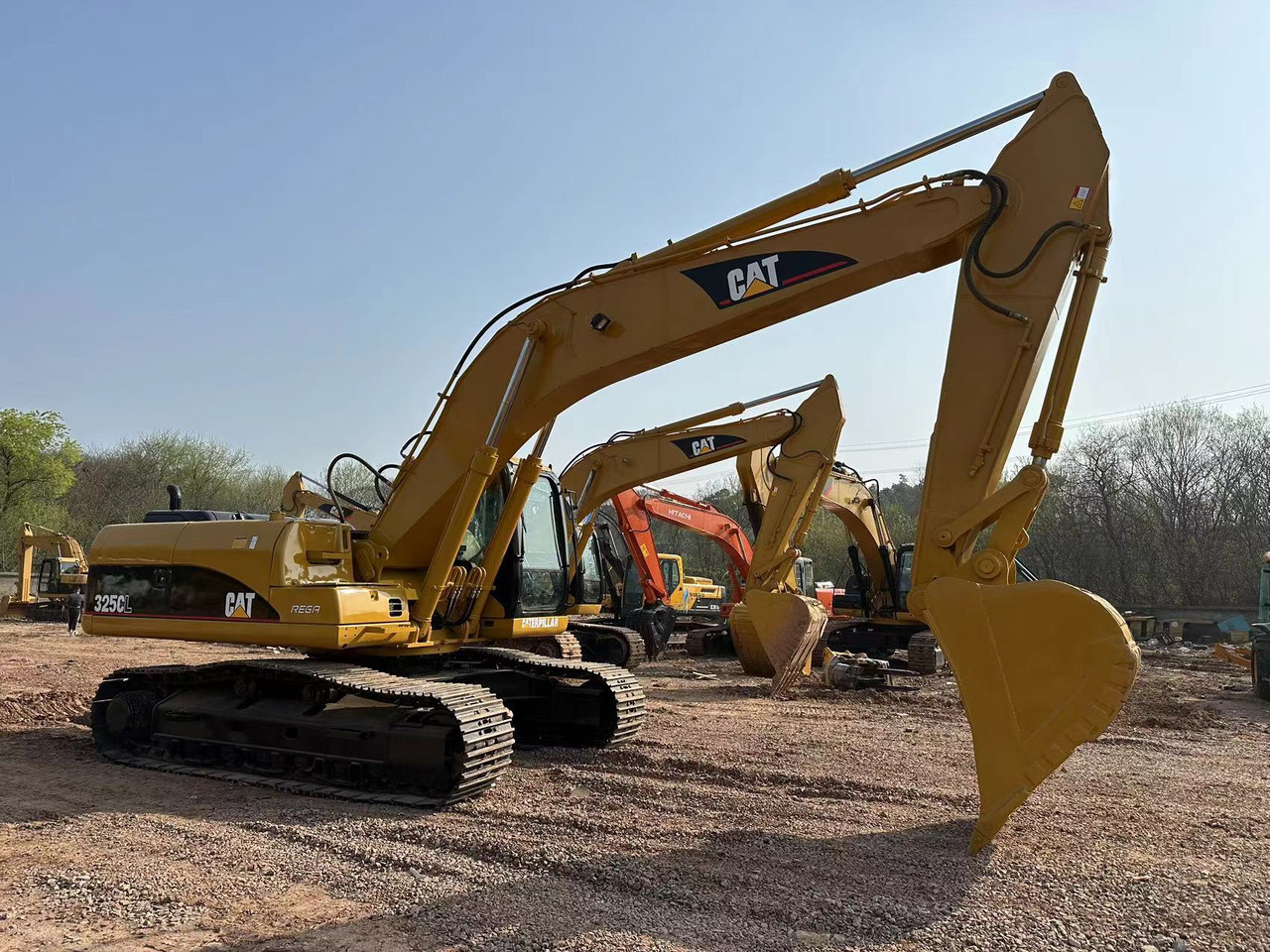 CATERPILLAR 325C - 履带式挖掘机:图4 CATERPILLAR 325C - 履带式挖掘机:图4