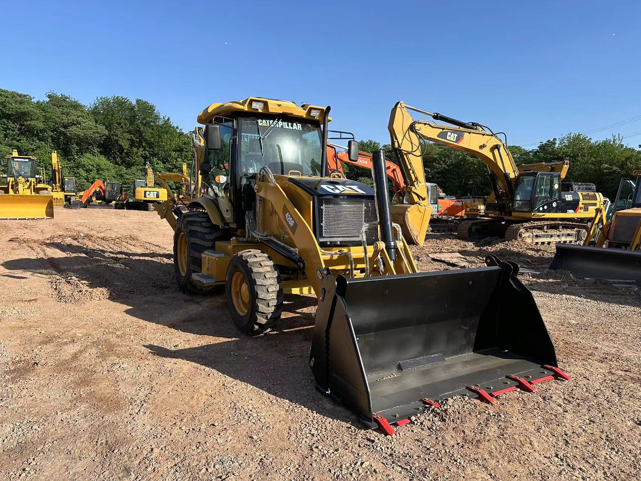 CATERPILLAR 420F2 - 反铲装载机:图3 CATERPILLAR 420F2 - 反铲装载机:图3