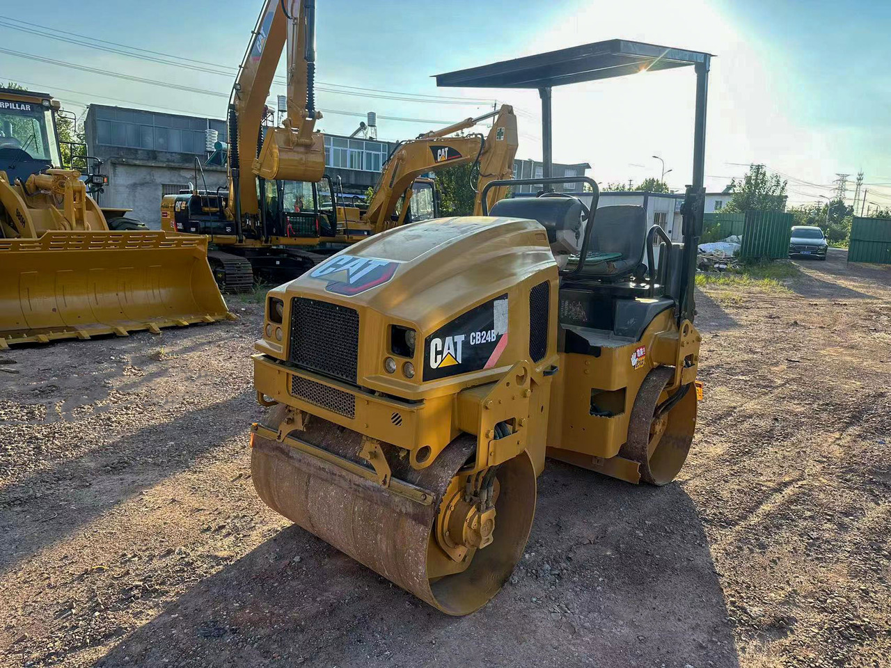 CATERPILLAR CB24B - 碾压机:图2 CATERPILLAR CB24B - 碾压机:图2