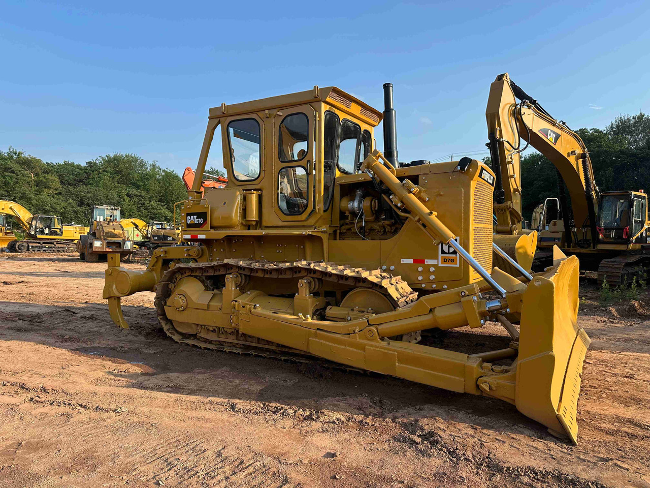 CATERPILLAR D7G - 推土机:图1 CATERPILLAR D7G - 推土机:图1
