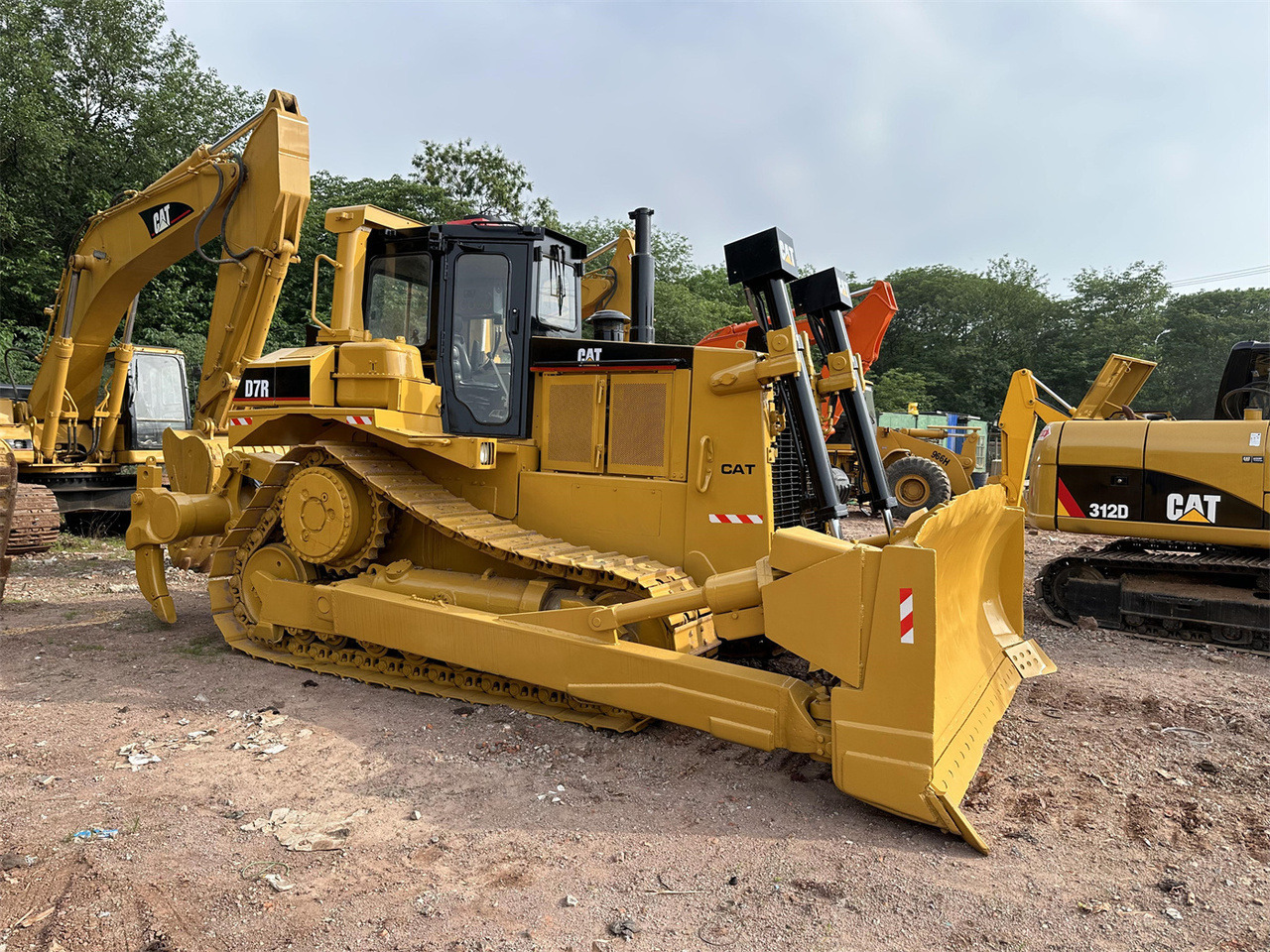 CATERPILLAR D7R - 推土机:图2 CATERPILLAR D7R - 推土机:图2