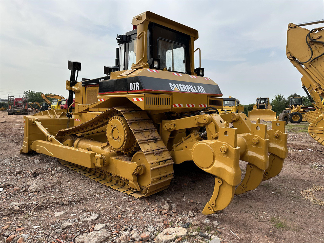 CATERPILLAR D7R - 推土机:图1 CATERPILLAR D7R - 推土机:图1