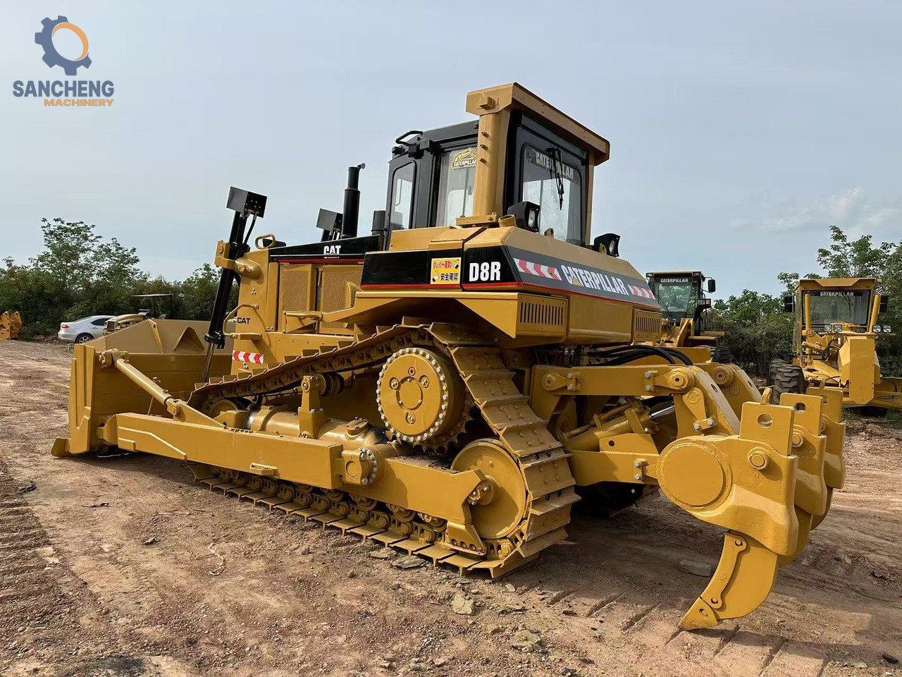 推土机 CATERPILLAR D8R:图1