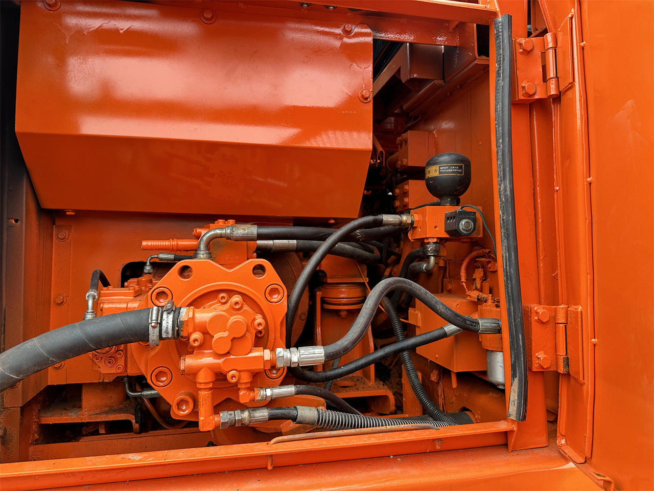 履带式挖掘机 DOOSAN DH220 excavator:图8 履带式挖掘机 DOOSAN DH220 excavator:图8