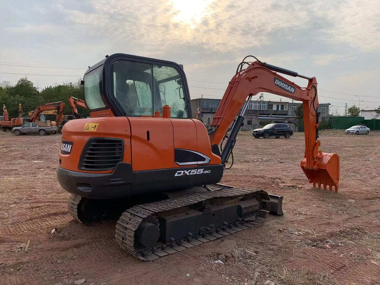 DOOSAN DX55 - 挖掘机:图2 DOOSAN DX55 - 挖掘机:图2